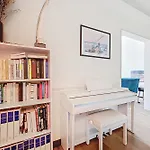 Elegant 3-Bedroom With Hammam Near Eiffel Tower